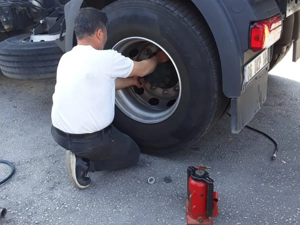 Yenişehir Oto Lastikçi